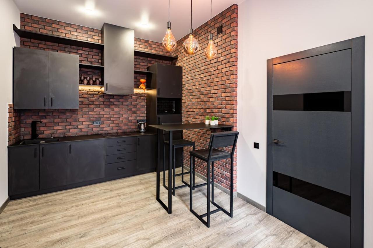 Stylish Apartment In The Center 利沃夫 外观 照片