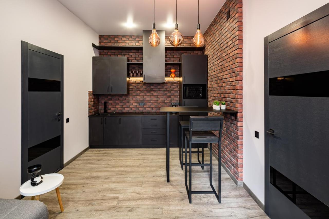 Stylish Apartment In The Center 利沃夫 外观 照片